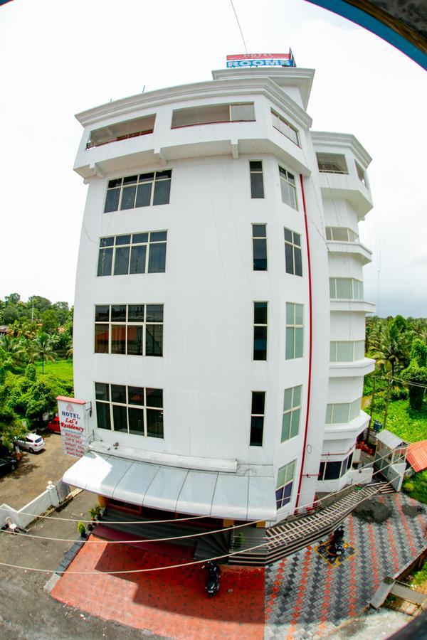 Lals Residency Hotel Adur Exterior foto